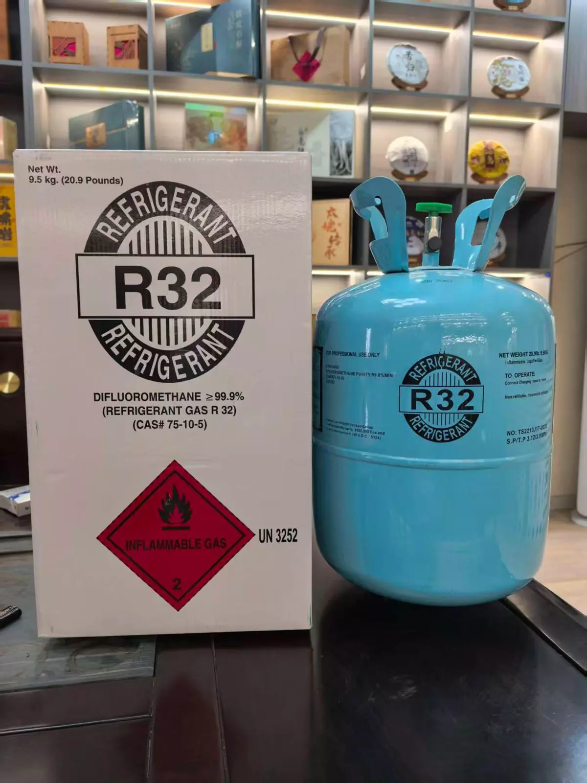 Баллон хладагента R32 в заводской упаковке